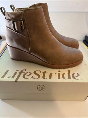 Life Stride Zayne Mushroom Suede Ankle Booties